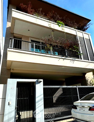 Houses for rent BTS Mo Chit : 3-BR House near MRT Lat Phrao (ID 3441188)