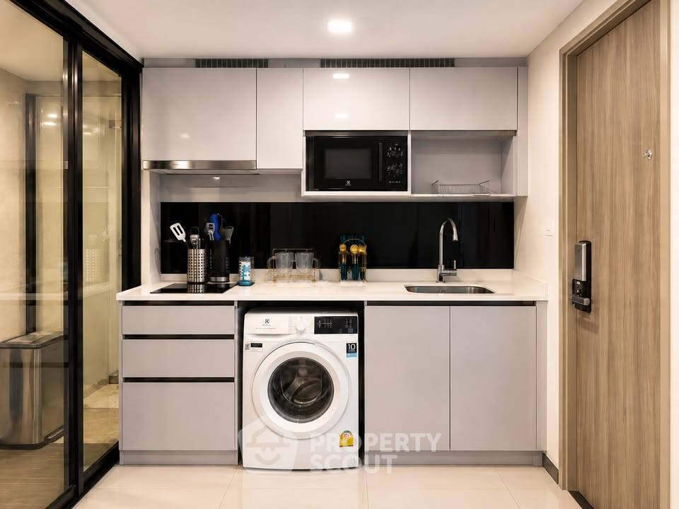 picture 15th-Floor 2-BR Knightsbridge Space Ratchayothin By BTS Ratchayothin (ID 3438185) - 8/10
