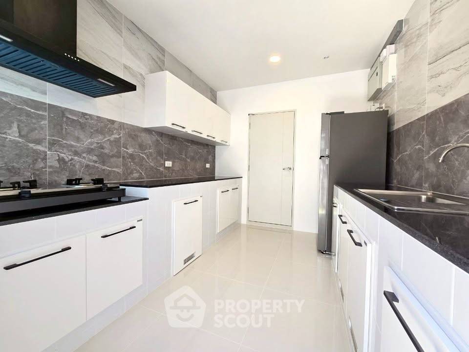 picture Spacious 4-BR 303 Sqm House At Centro Bangna Phase 2 (ID 3435288) - 15/17