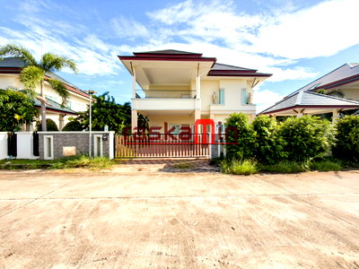 Houses for sale Chonburi : Baan Dusit Pattaya Hill House for Sale – 4 Bedrooms Pool Villa
