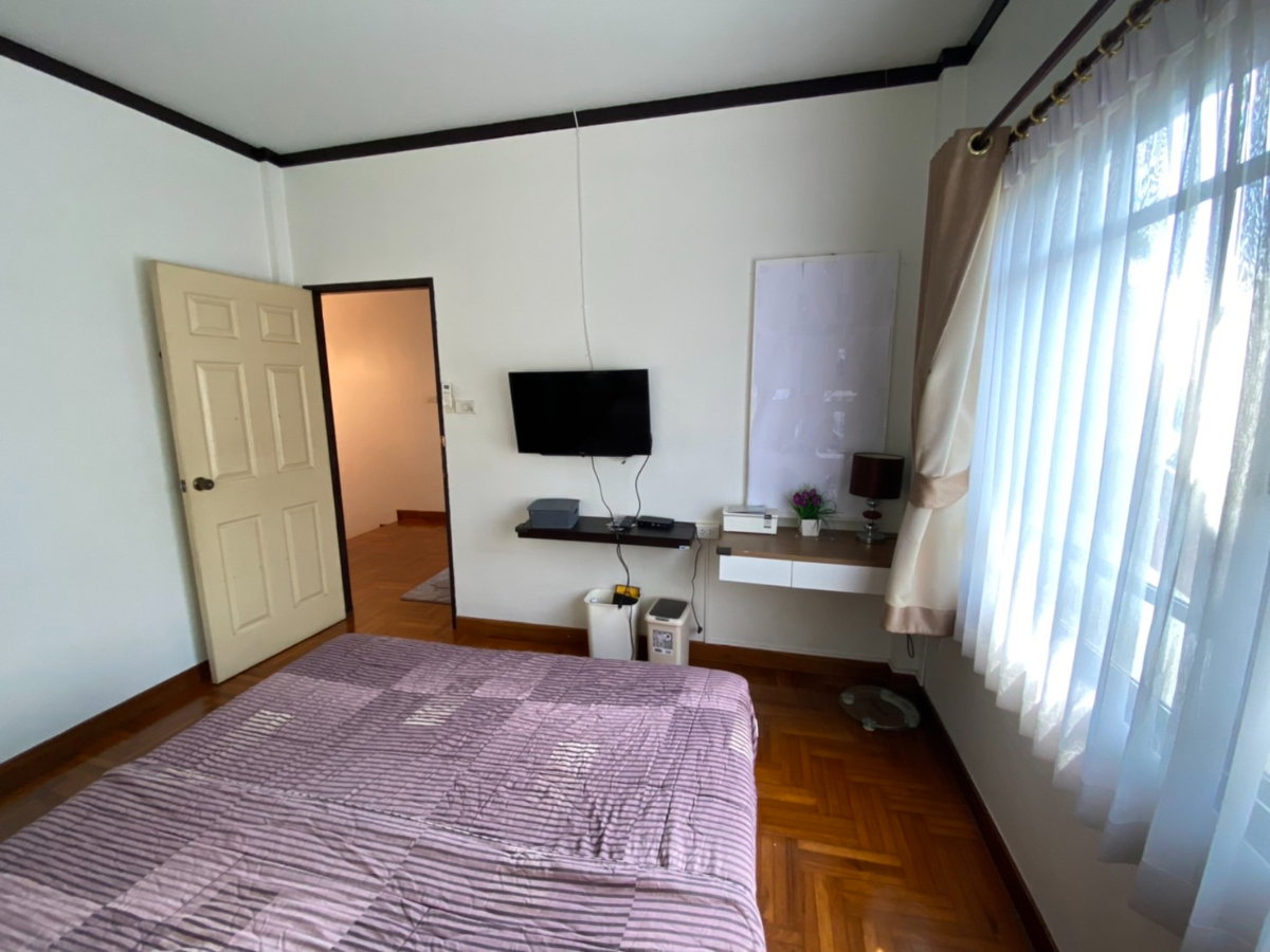 รูป ให้เช่าบ้านเดี่ยวหลังใหญ่ คันทรีโฮม( Counrty Home )  ทำเลดีติดถนน ใกล้ J park ศรีราชา - รูปที่ 48/63