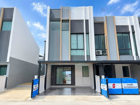 📌 ให้เช่าทาวน์เฮาส์ 2 ชั้น พลีโน่ สุขุมวิท - บางนา 4 3 ห้องนอน 3 ห้องน้ำ