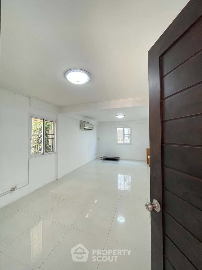 picture 3-BR Villa close to Hua Hin City (ID 3438936) - 12/19