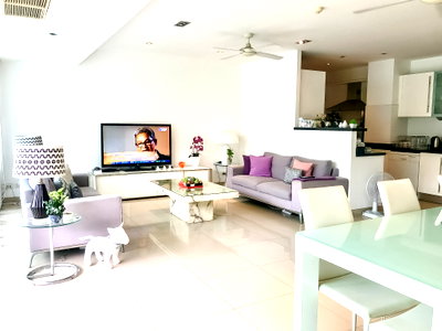 Condos for sale : Spacious 2 Bed Condo for Sale The Park Jomtien Pattaya CS4640