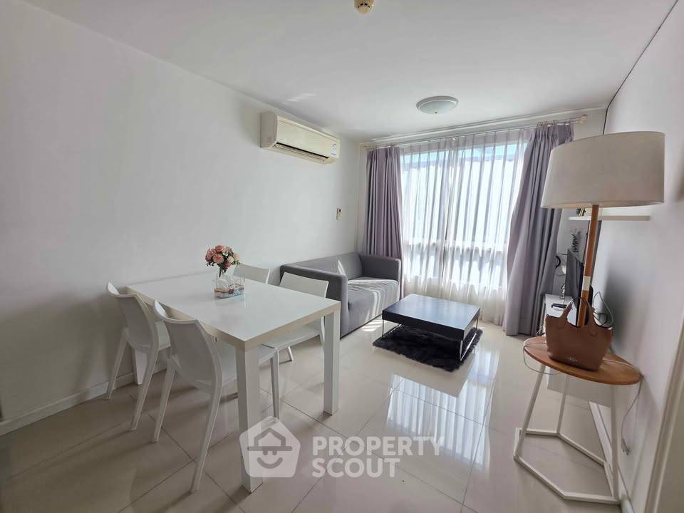 picture 1-BR Condo at DVieng Santitham in Chang Phueak (ID 3437153) - 2/11