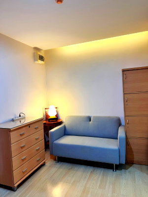 Condos for rent : MRT Huai Khwang  500 m. Condo Emerald Residence Ratchada ( Rental ) Price  15,000 Baht