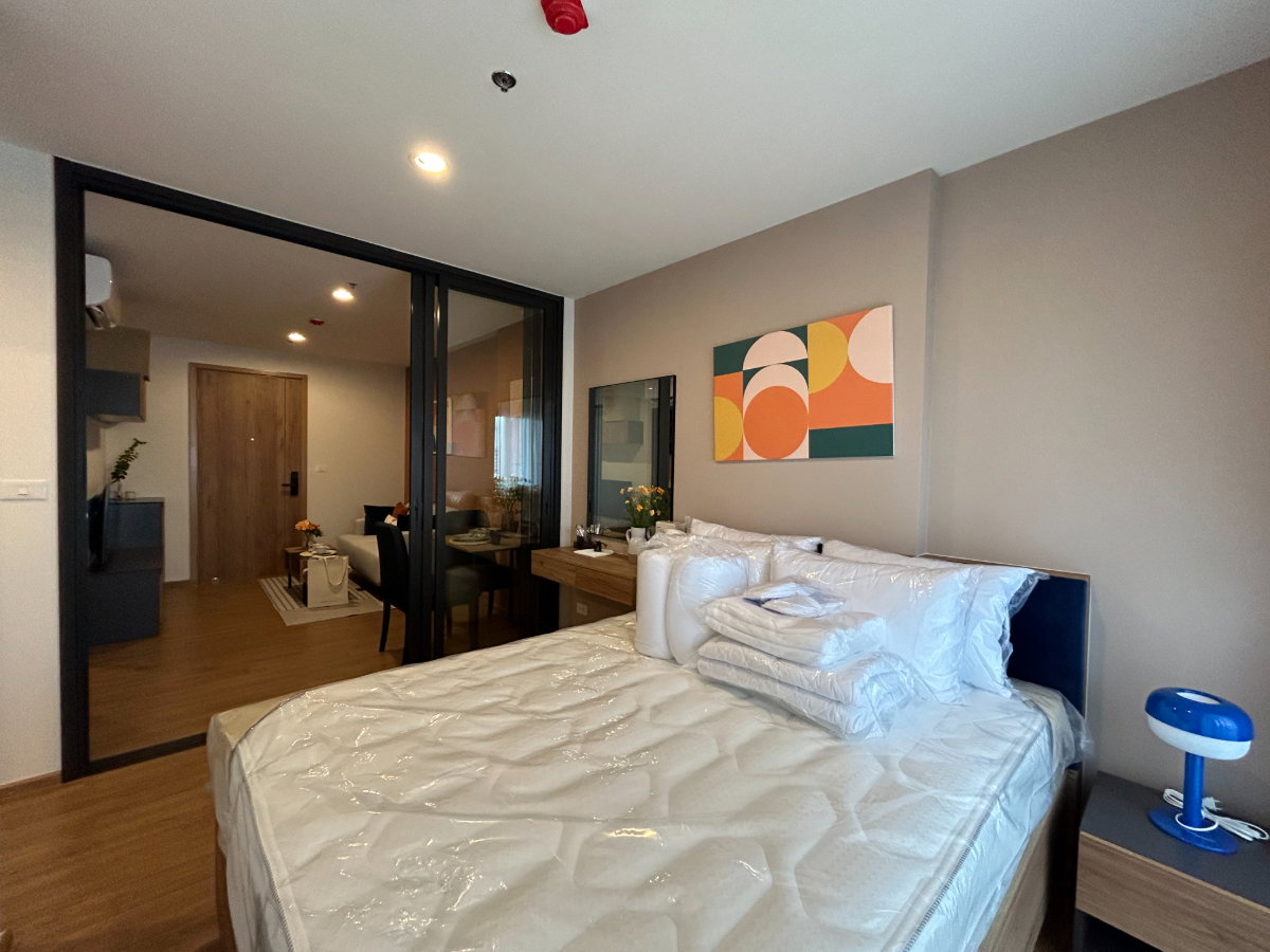 picture The Line Vibe 1 Bedroom/1Bathroom - 7/15
