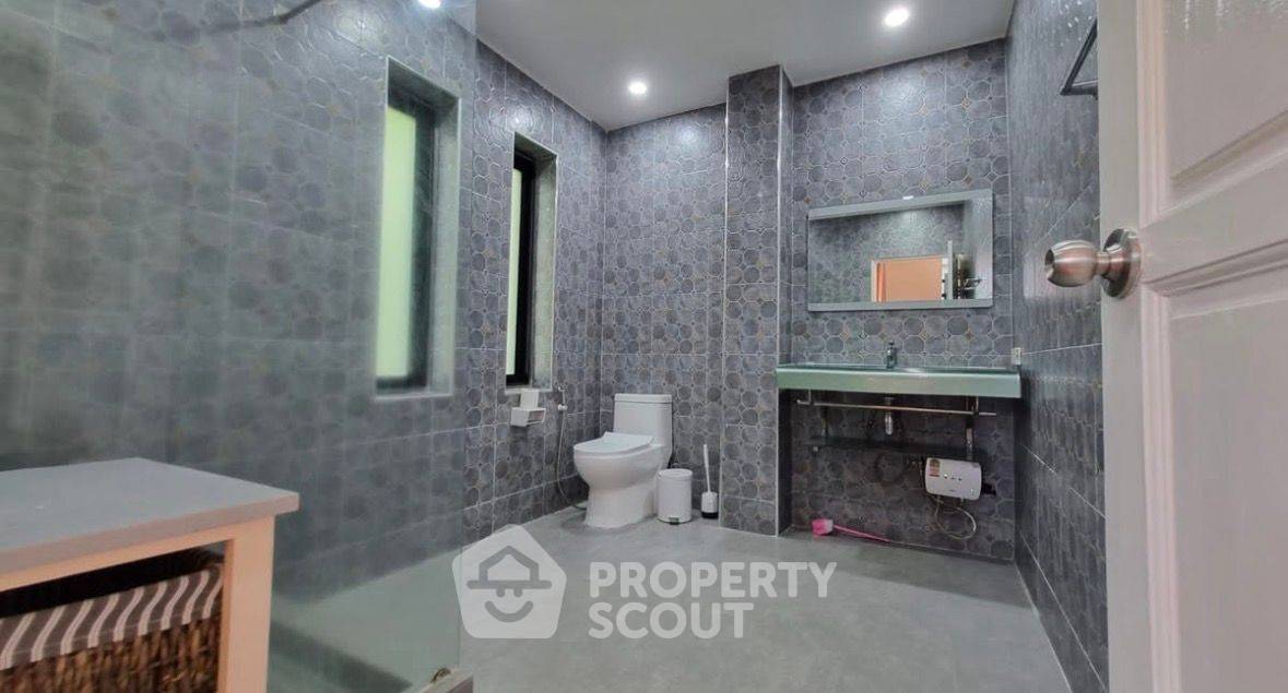 รูป ทาวน์เฮ้าส์ 2-ห้องนอน ใกล้ เมืองพัทยา (ID 3436165) - รูปที่ 14/18