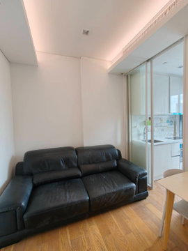 Condo for RENT   :  The Saint Residences  Size :    30 Sqm.   Floor:   21st  Type:   1 bed 1 bath  Fully furnished with electric appliances.