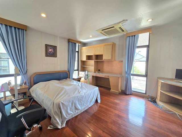 รูป ขายบ้านเดี่ยวหรู โครงการคฤหาสน์ทายาท ใกล้เมืองทองธานี ที่ดิน 393.1 ตร.ว. หลังมุม 5 ห้องนอน 6 ห้องน้ำ พื้นที่ใช้สอย 500 ตร.ม. ราคา 36.5 ล้านบาท - รูปที่ 22/43