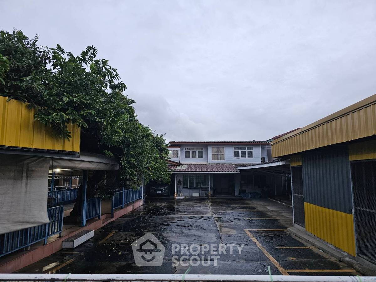 รูป บ้าน 4 ห้องนอน ย่านบางกรวย นนทบุรี (ID 3437538) - รูปที่ 2/12