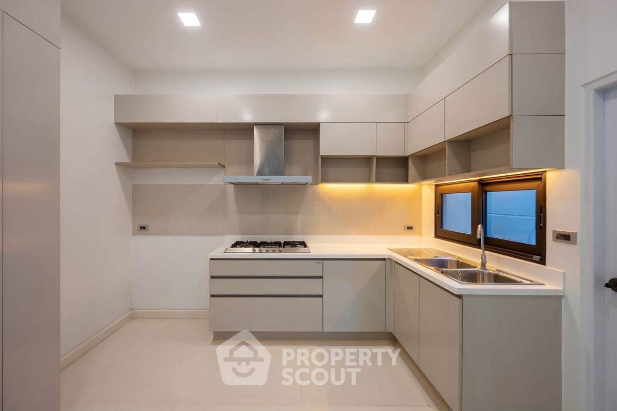 picture 4-BR House near MRT Wong Sawang (ID 3421123) - 4/5