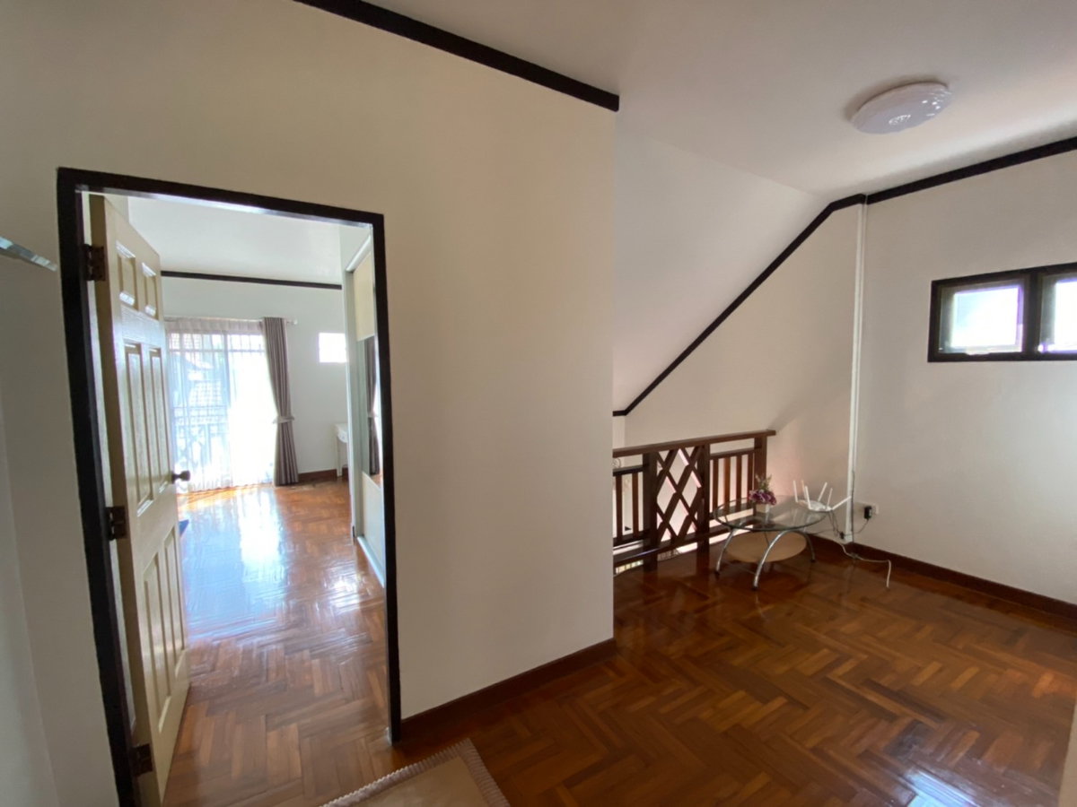 รูป ให้เช่าบ้านเดี่ยวหลังใหญ่ คันทรีโฮม( Counrty Home )  ทำเลดีติดถนน ใกล้ J park ศรีราชา - รูปที่ 39/63