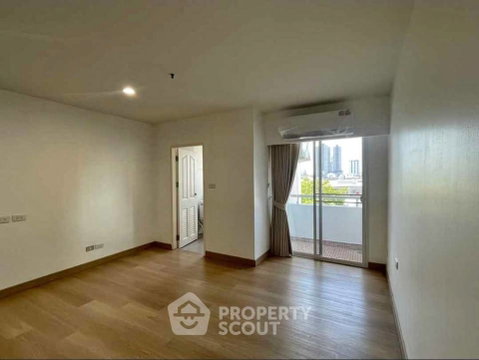 1-BR Condo at The Executive Regent in Chong Nonsi (ID 3436759)