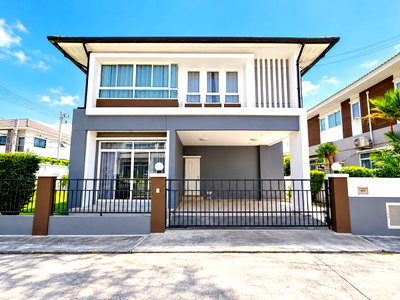 Houses for sale Kasetsart University Si Racha Campus : The Living Sriracha  Newly Renovated Detached House