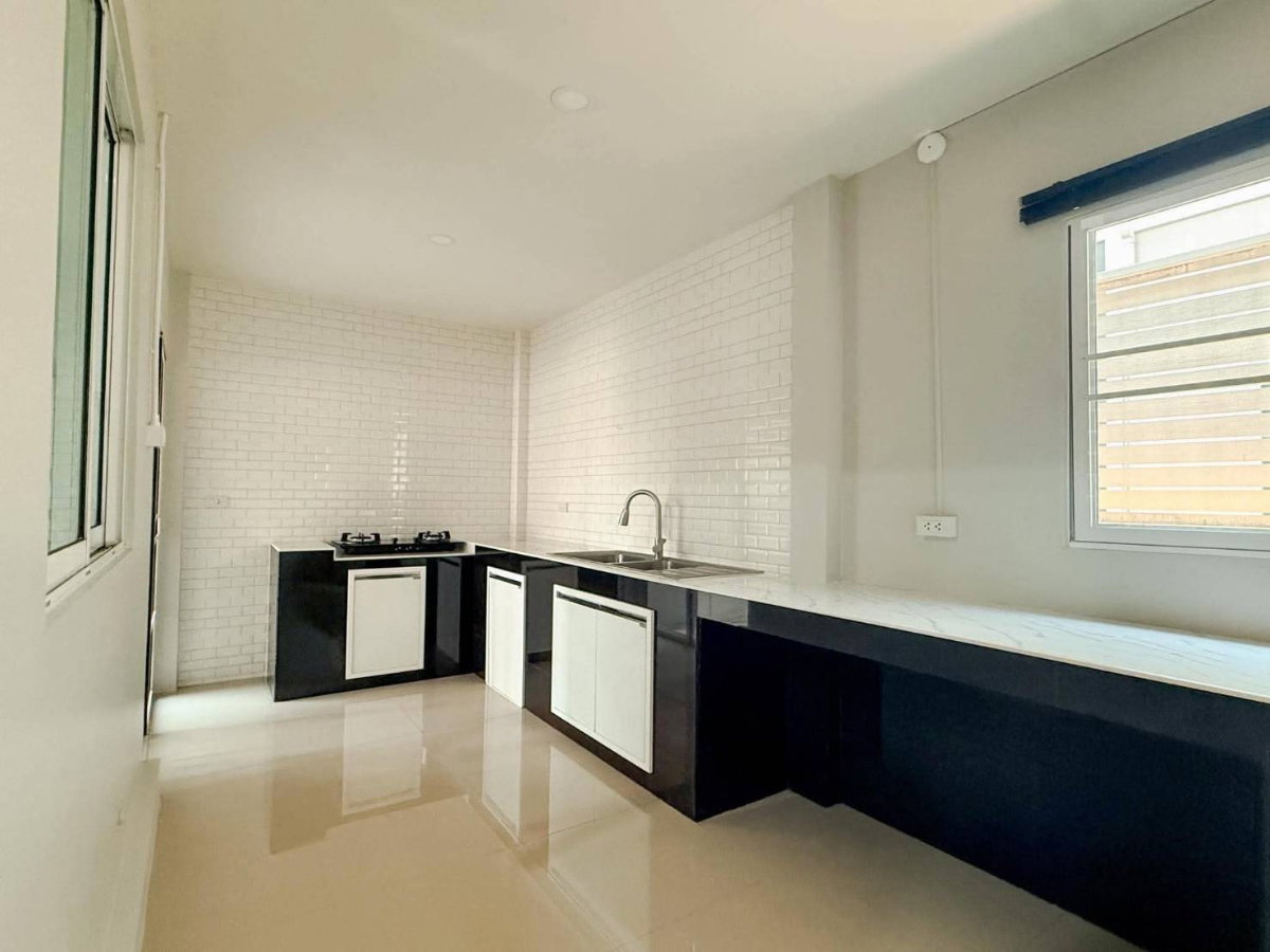 รูป ขายบ้านเดี่ยว 3 ห้องนอน หมู่บ้านกาญจน์กนก 20 รวมโชค เชียงใหม่ ใกล้เซ็นทรัลเฟสฯ (H611) T.0946511456 - รูปที่ 4/12