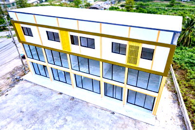 Shophouses for rent Chonburi : Pinthong Industrial Estate 3, 3.4 km., Robinson Bowin, super wide, 3-story building for rent, open for business! Bowin Temple 28 sq m. 238 sq m.