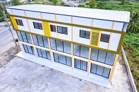 Pinthong Industrial Estate 3, 3.4 km., Robinson Bowin, super wide, 3-story building for rent, open for business! Bowin Temple 28 sq m. 238 sq m.
