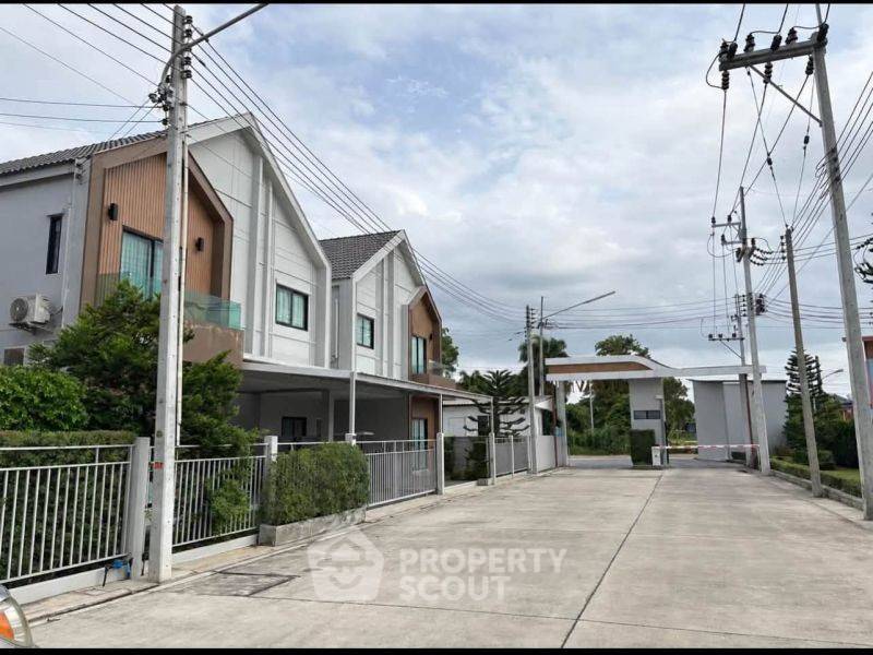 picture 3-BR 204 Sqm Semi-Detached House At E-Town Village, Si Racha (ID 3442062) - 8/8