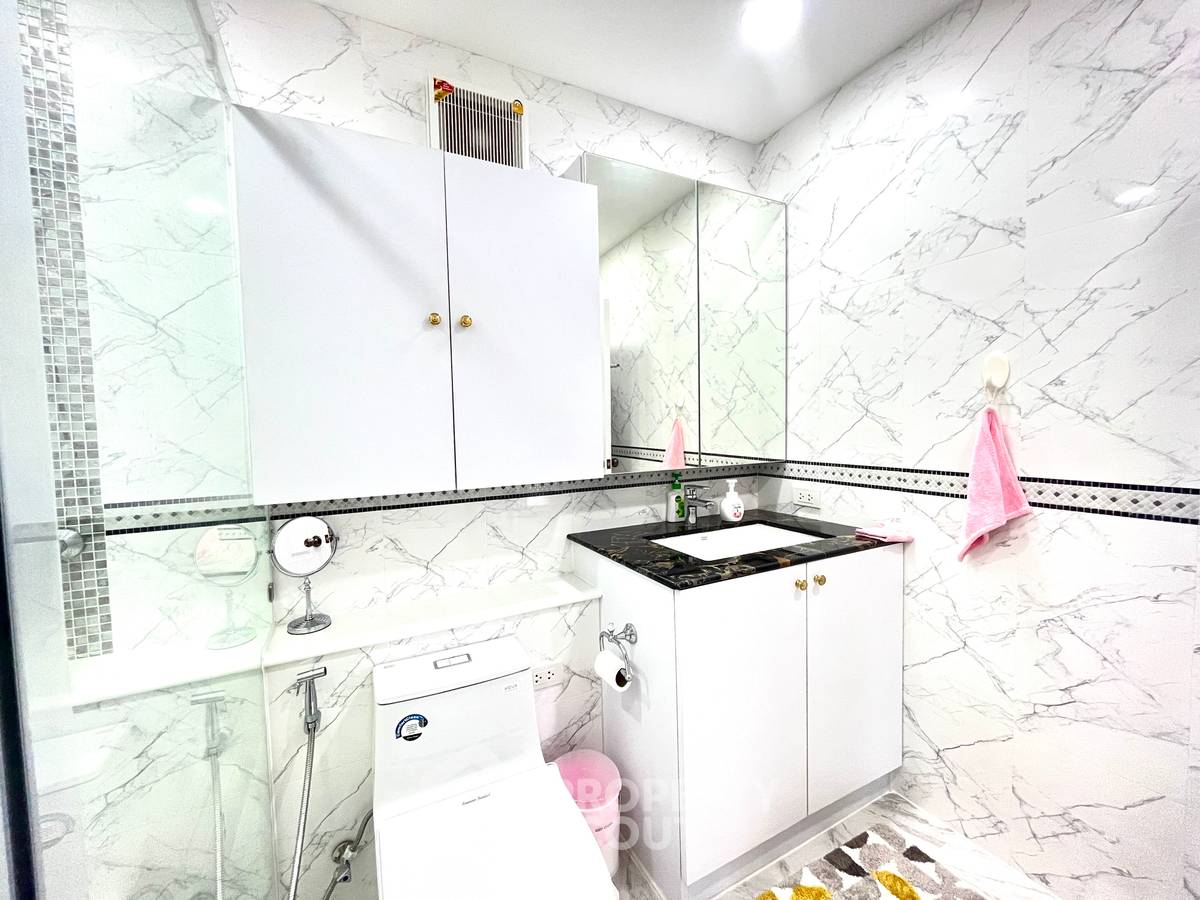 picture 15th-Floor 2-BR Condo At Jomtien Plaza Condotel (ID 1000416) - 12/17