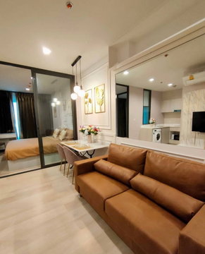 BTS Phloen Chit 600 m. Condo life one wireless ( Rental ) 