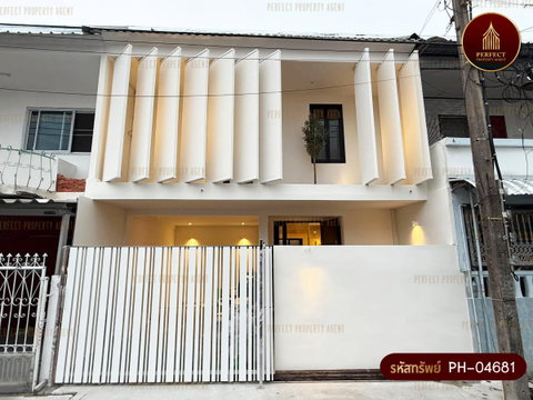 ขายทาวน์โฮม Private Courtyard Residence ลาดพร้าว 41 สไตล์โมเดิร์น มินิมอล ทำเลดี