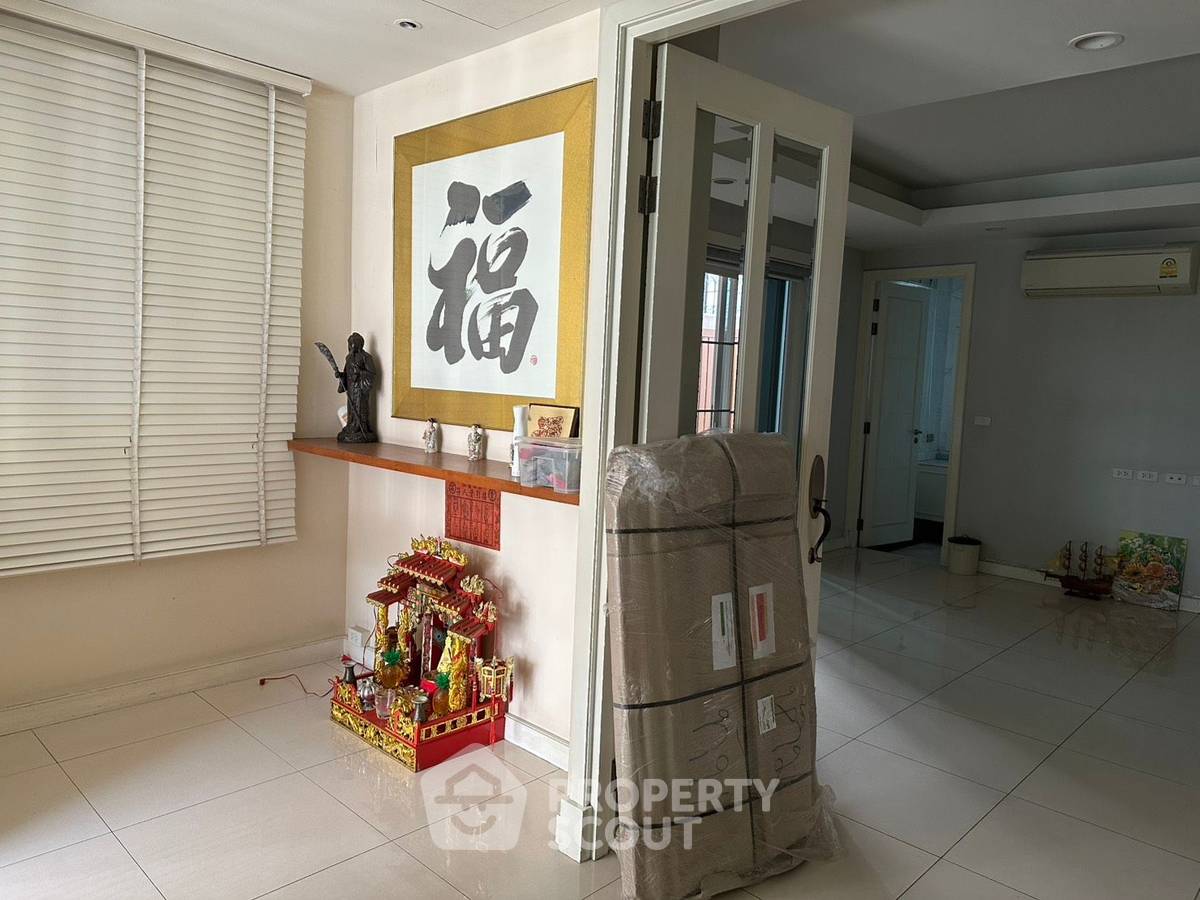 picture 3-BR House near MRT Lat Phrao (ID 3441188) - 4/20