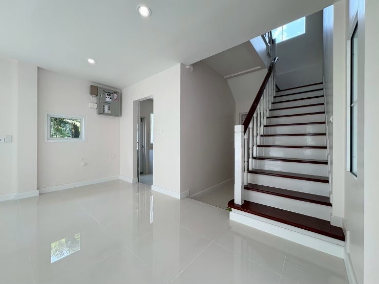 รูป (H901)บ้านเดี่ยวรีโนเวทใหม่ทั้งหลัง! สภาพสวยกริ๊บ เหมือนได้บ้านมือหนึ่ง หมู่บ้านมัณฑนา ปิ่นเกล้า-พระราม 5 - รูปที่ 6/15