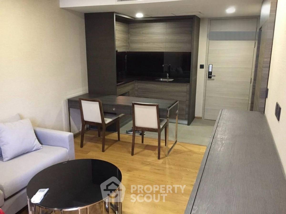 รูป คอนโด 1-ห้องนอน ที่ คลาส หลังสวน ใกล้ BTS ชิดลม (ID 3239236) - รูปที่ 2/8