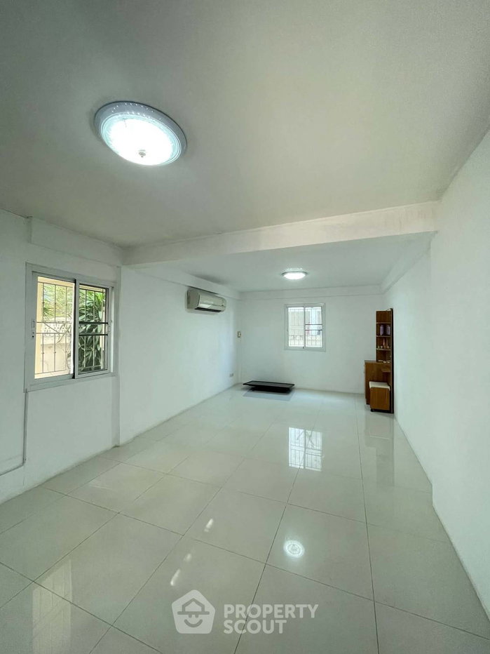 picture 3-BR Villa close to Hua Hin City (ID 3438936) - 11/19