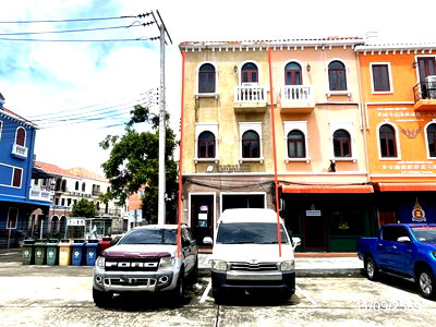 Shophouses for sale Bang Khen : SHOP HOUSE 28.8 Sq.w. Bang Khen Bangkok for 6.2M