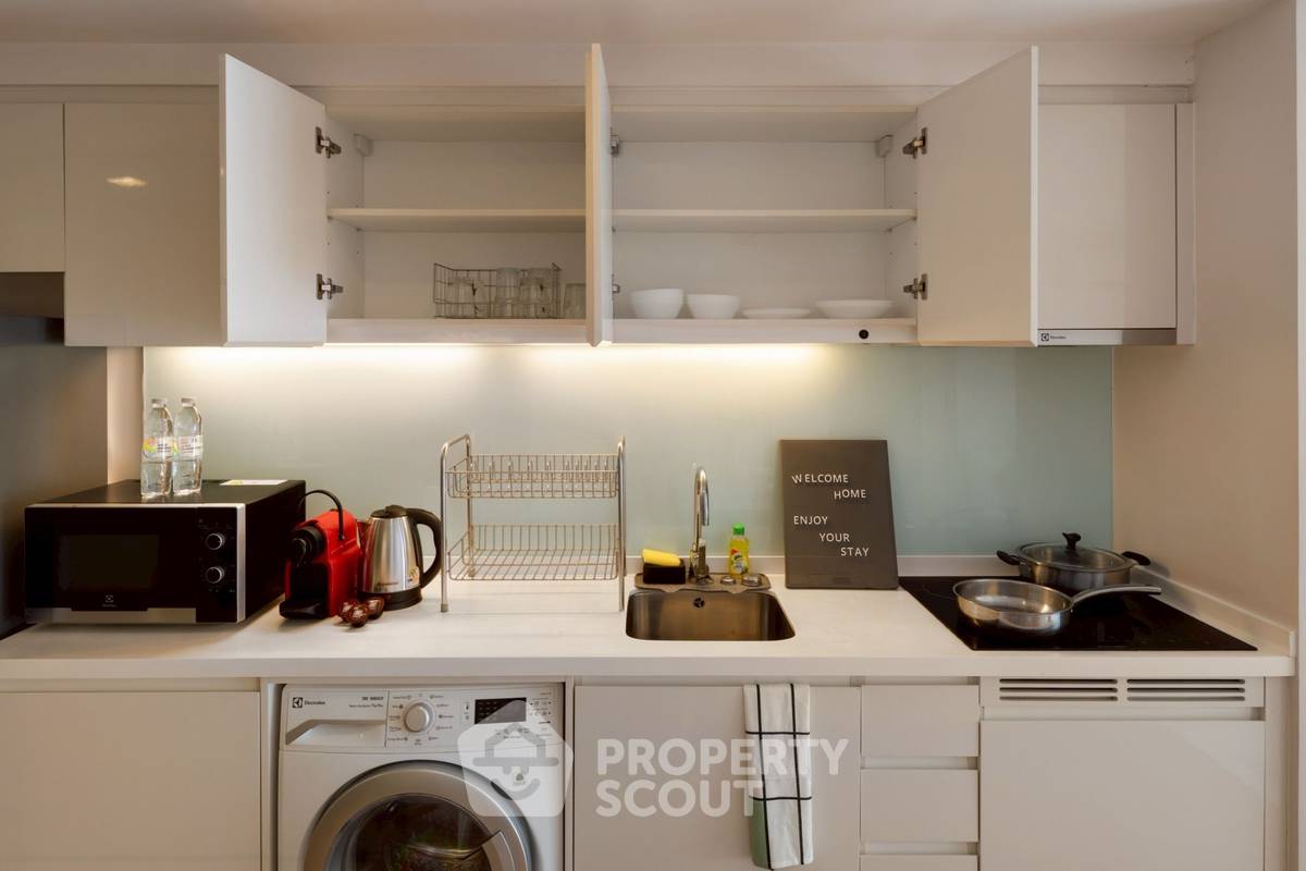 picture 2-BR Condo At LIV @ 49 In Phrom Phong Near BTS Thong Lor (ID 900604) - 34/36