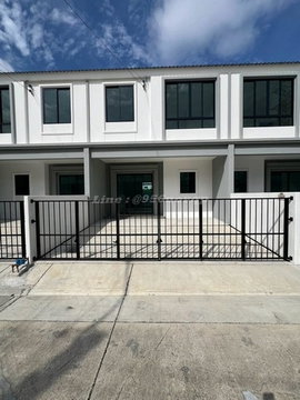 Svs392 For Rent: Unfurnished 2-story townhome at Baan Pruksa Ville Srinakarin-Bangna. CALL: 092 798 8789