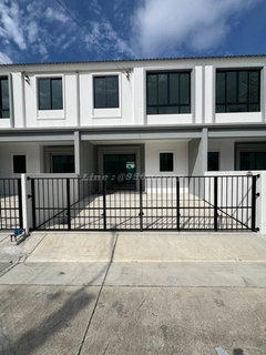 รูปภาพ Svs392 For Rent: Unfurnished 2-story townhome at Baan Pruksa Ville Srinakarin-Bangna. CALL: 092 798 8789