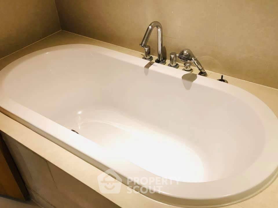 picture 34th-Floor 1-BR The Emporio Place, BTS Phrom Phong (ID 3444131) - 6/10