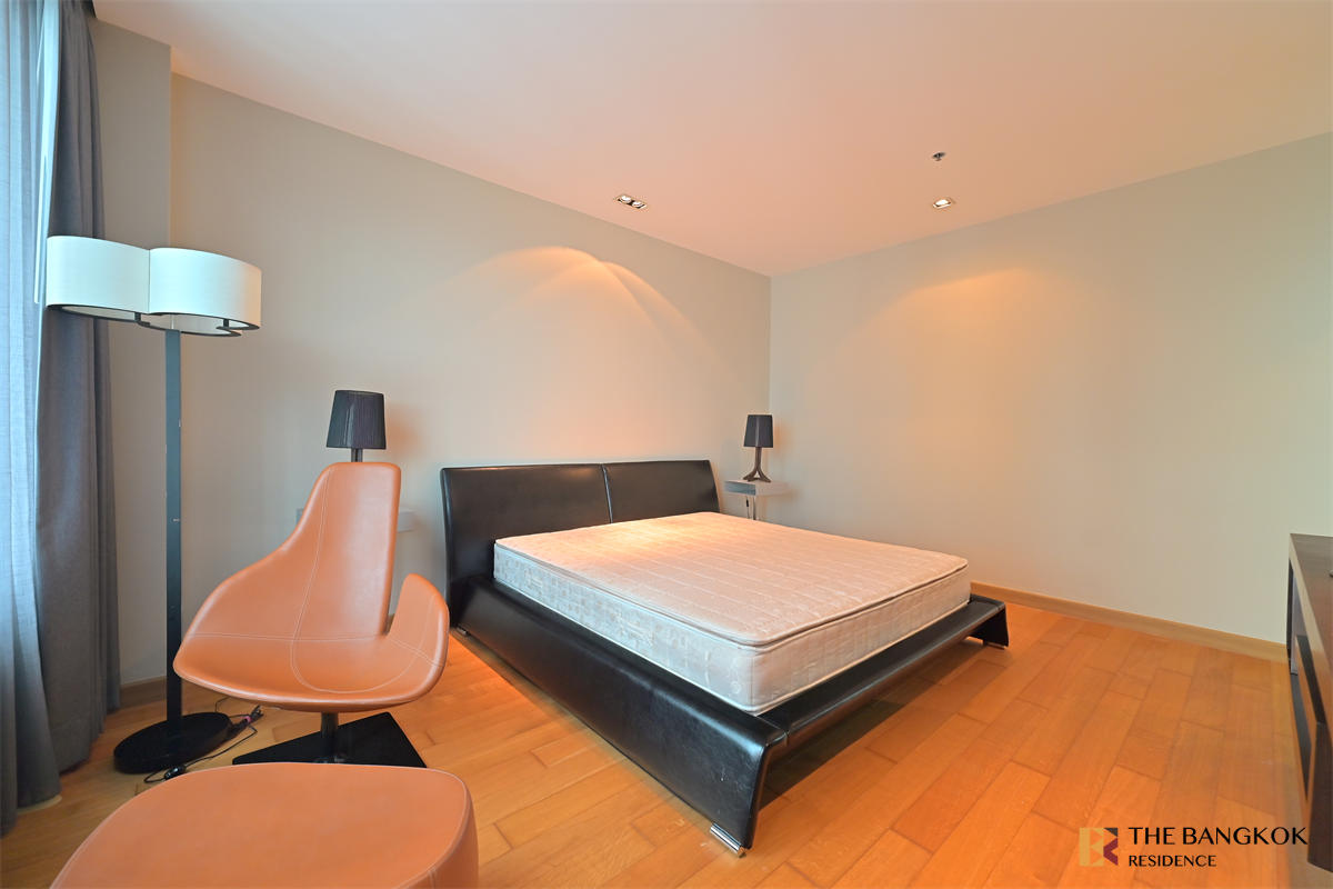 picture Siri Residence Luxury Unit, Ready for You Without the Wait near BTS Phrom Phong - 1/10