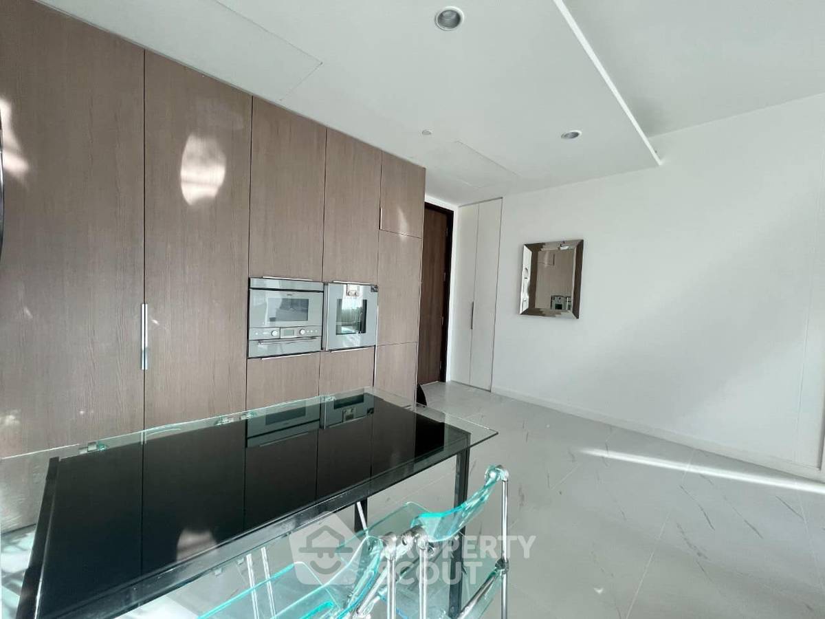 picture 2-BR Condo at 185 Rajadamri near BTS Ratchadamri (ID 1830013) - 4/16