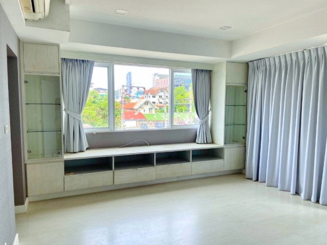 picture 			BTS SaintLouis 700m. 4-story home office 6bed for rent Narathiwat Sathon Empire Tower. 500m. 4 bath           - 3/8