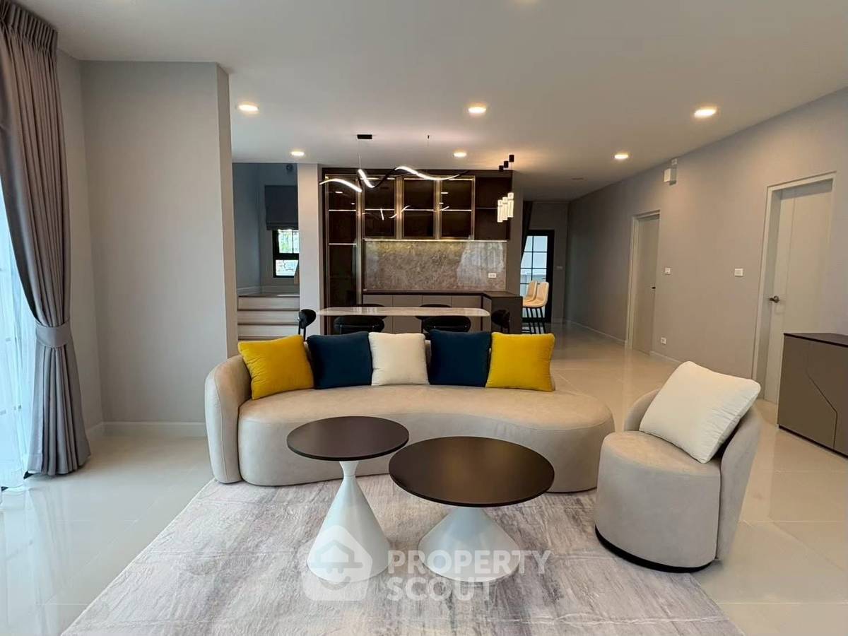 รูป บ้าน 4-ห้องนอน ที่ เซนโทร บางนา ใน บางแก้ว (ID 3443990) - รูปที่ 1/16