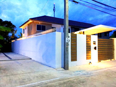 Townhouses for rent Nonthaburi : Corner townhome, single-house style, luxurious modern design, Pruksa Kaew In 98 project, near Central Westgate.