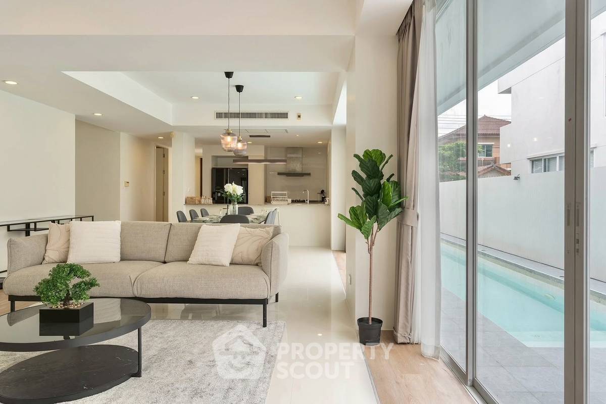 รูป บ้าน 4 ห้องนอน ขนาด 340 ตร.ม. Courtyard Villa Rama 9 - Wongwaen (ID 3446091) - รูปที่ 2/14