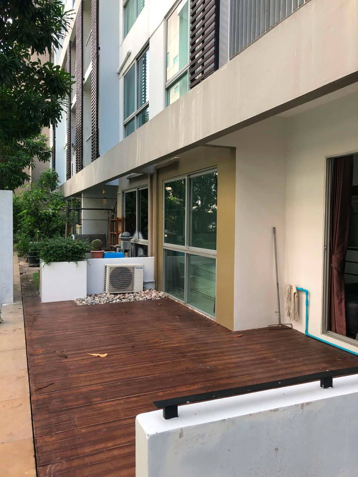 picture **HOT PRICE** FOR SALES A SPACE SUKHUMVIT 77 *WITH POOL BALCONY* - 9/10