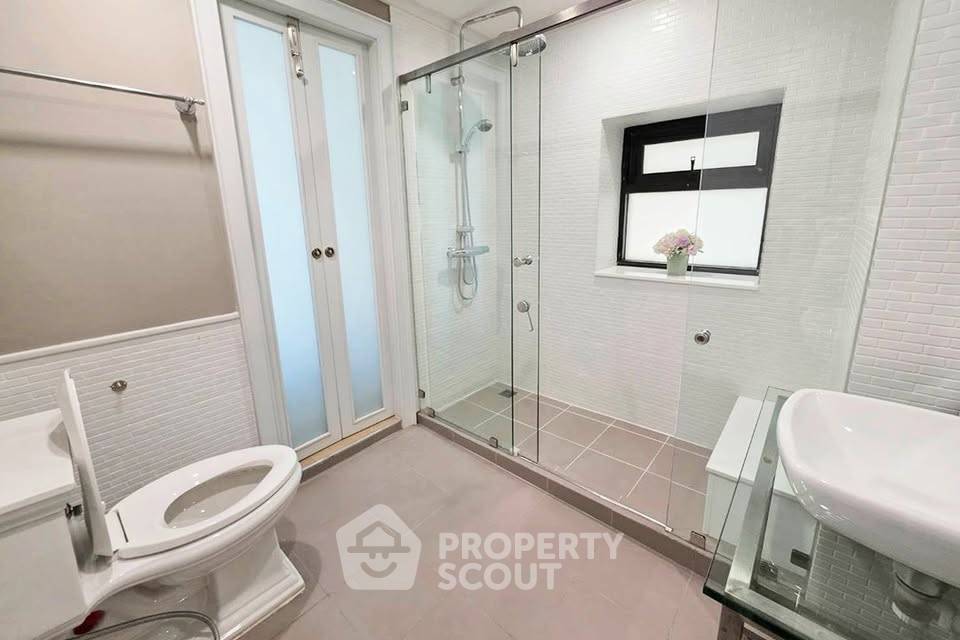 picture 19th-Floor 2-BR At Baan Piya Sathorn Near MRT Silom (ID 3445717) - 4/8