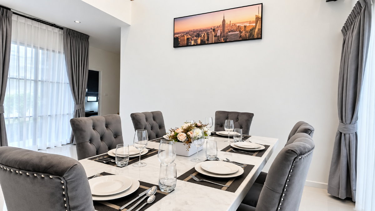 picture Crown Estate 4 bed 3 bath ECL #219 - 7/21