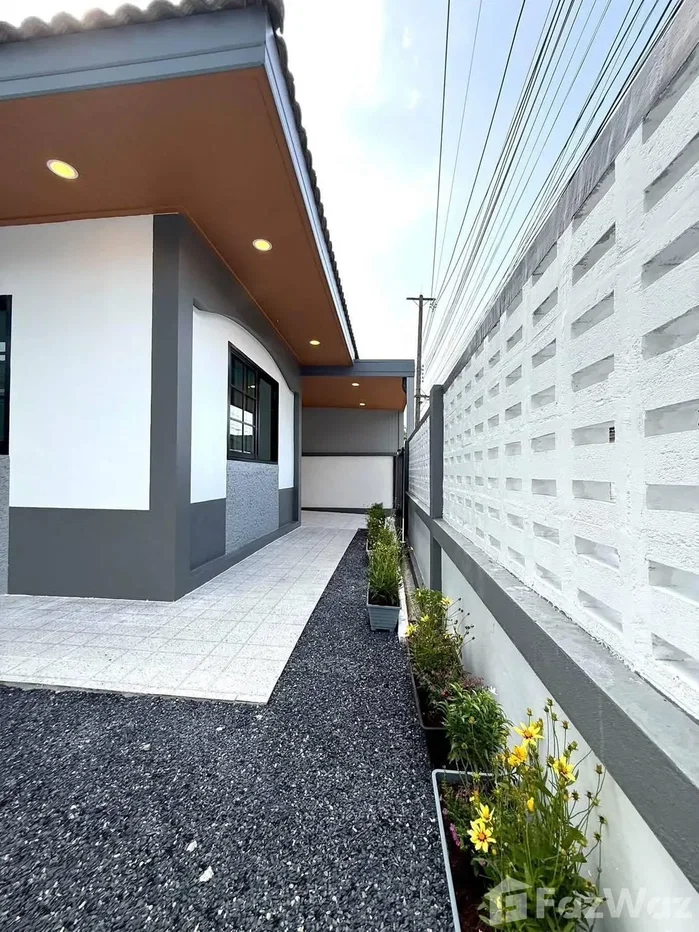 picture Cozy 2-Bedroom Single-Storey Detached House Near Town 4.99MB 6884802 - 7/26