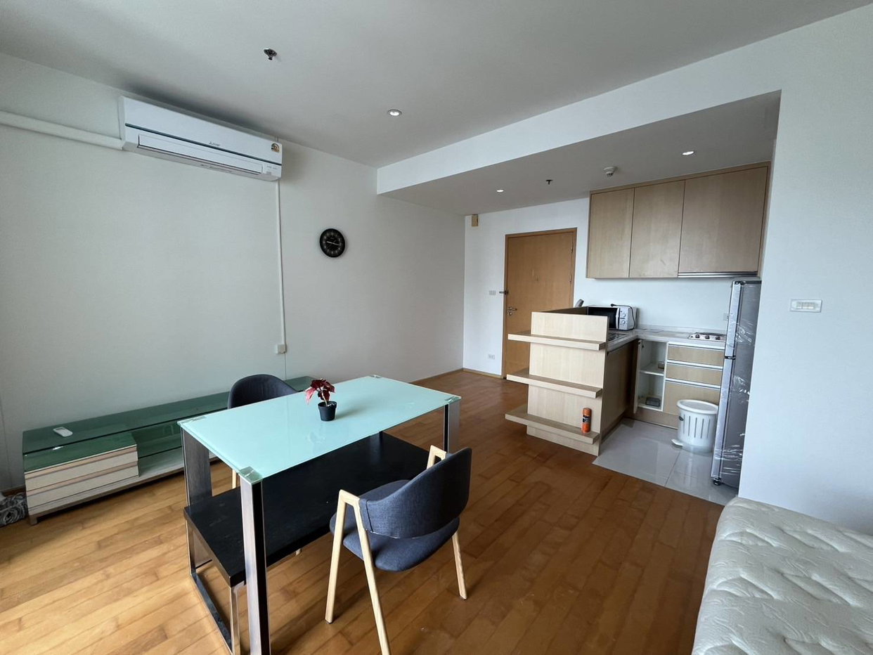 รูป เช่าคอนโด Studio 41 ตร.ม. Villa Rachatewi ใกล้ BTS ราชเทวี เพียง 20,000 บาท/เดือน! 
พร้อมสระว่ายน้ำ ฟิตเนส และระบบรักษาความปลอดภัย 24 ชม. - รูปที่ 1/9