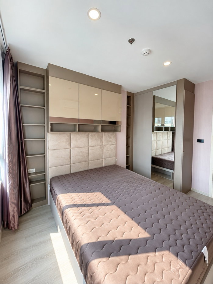 picture ðĨ Condo for Sale: ELIO SATHORN-WUTTHAKAT, 19th Floor, Pool View, Only 2.49 MB! - 1/10