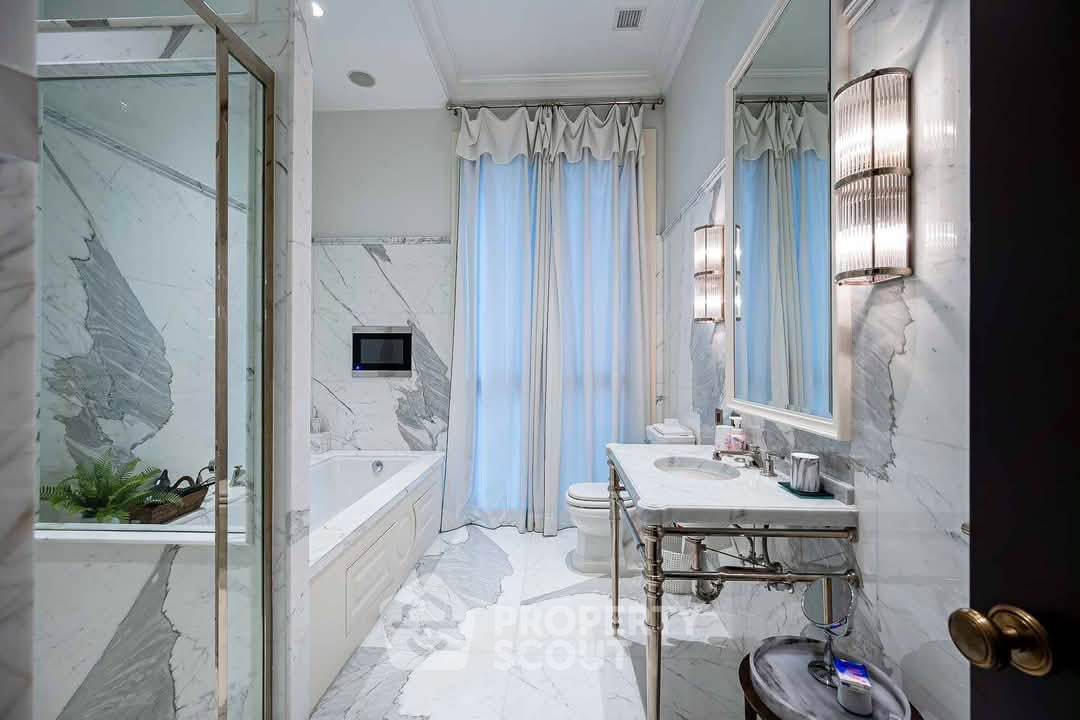 picture 2-BR Condo at 98 Wireless near BTS Phloen Chit (ID 3444095) - 7/12