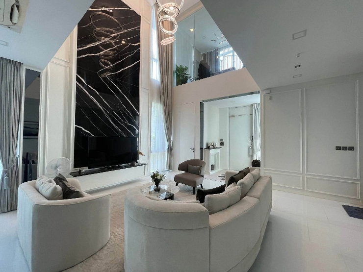 รูป 🏡 ให้เช่าบ้านหรู VIVE เอกมัย–รามอินทรา 220,000/เดือน ✨ Luxury 3-Storey Detached House พร้อมเข้าอยู่ - รูปที่ 4/14
