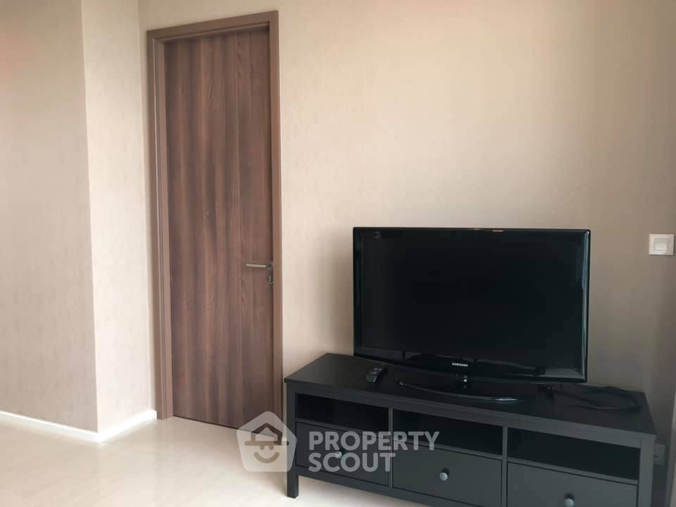 picture 1-BR Condo at Menam Residences in Wat Phraya Krai (ID 382050) - 6/15